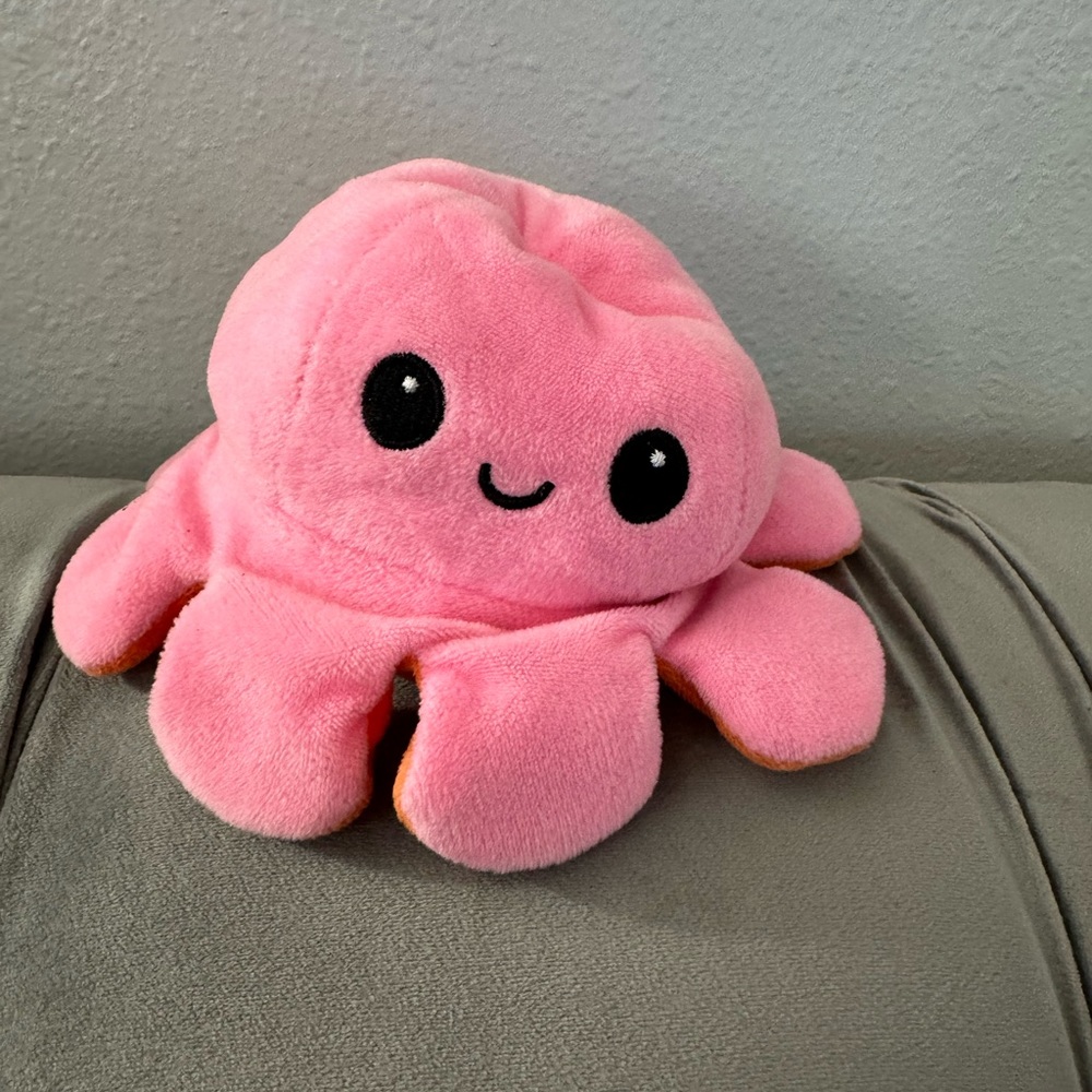 Reversible happy/mad octopus